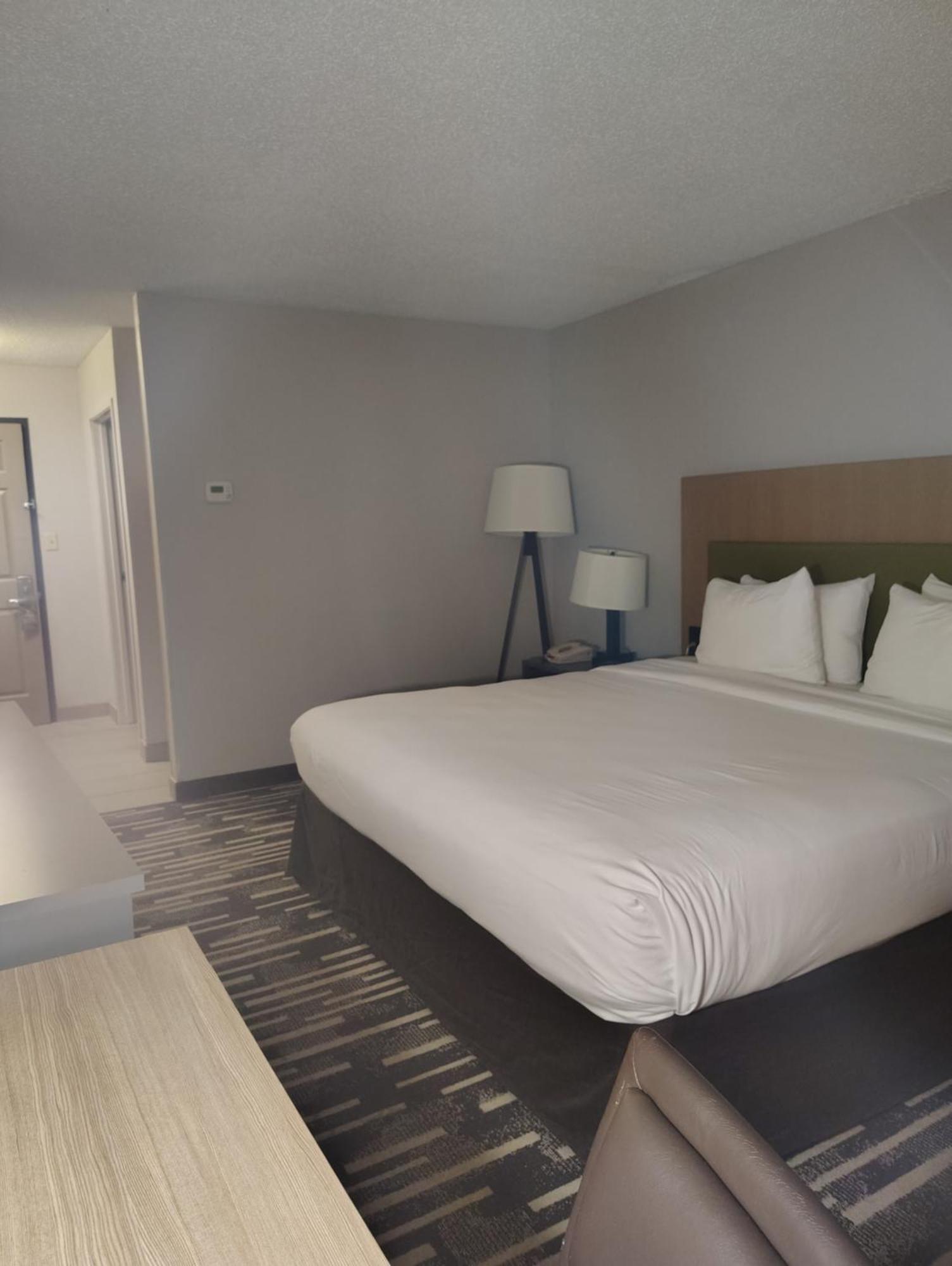 Country & By Radisson, South, In Indianapolis
