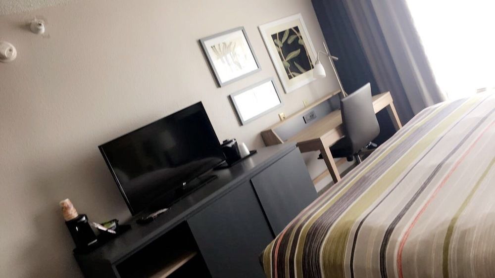 Hotel Country & By Radisson, South, In Indianapolis