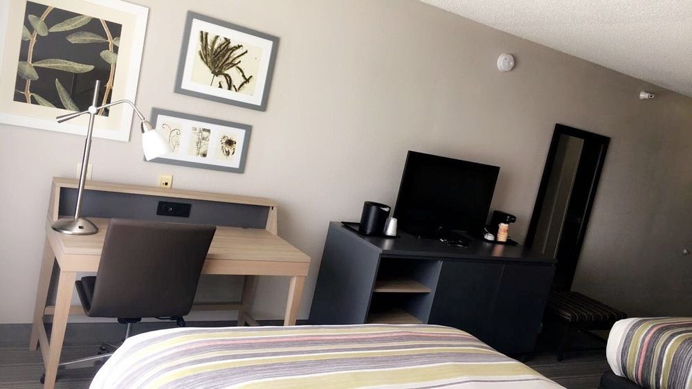 Country & By Radisson, South, In Indianapolis