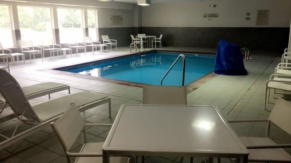 Hotel Country & By Radisson, South, In