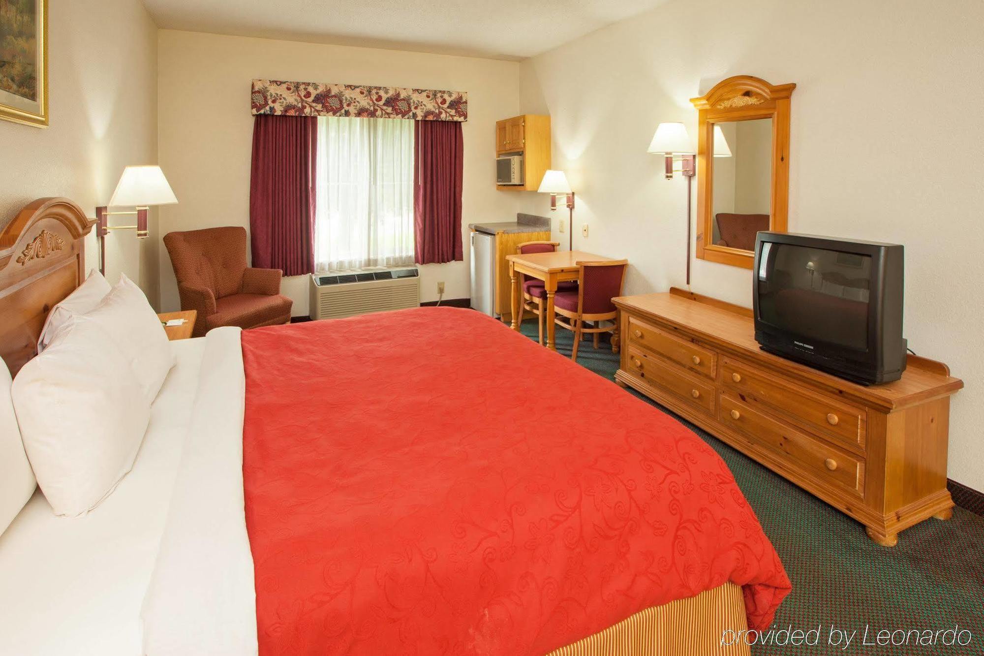 Country & By Radisson, South, In Hotel Indianapolis