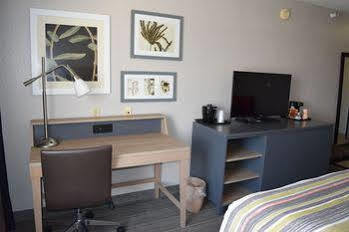 Country & By Radisson, South, In