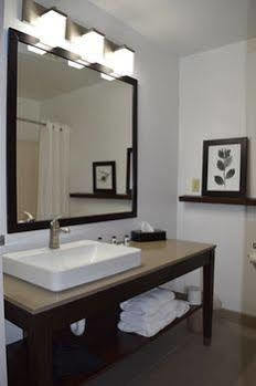 Country & By Radisson, South, In Hotel Indianapolis