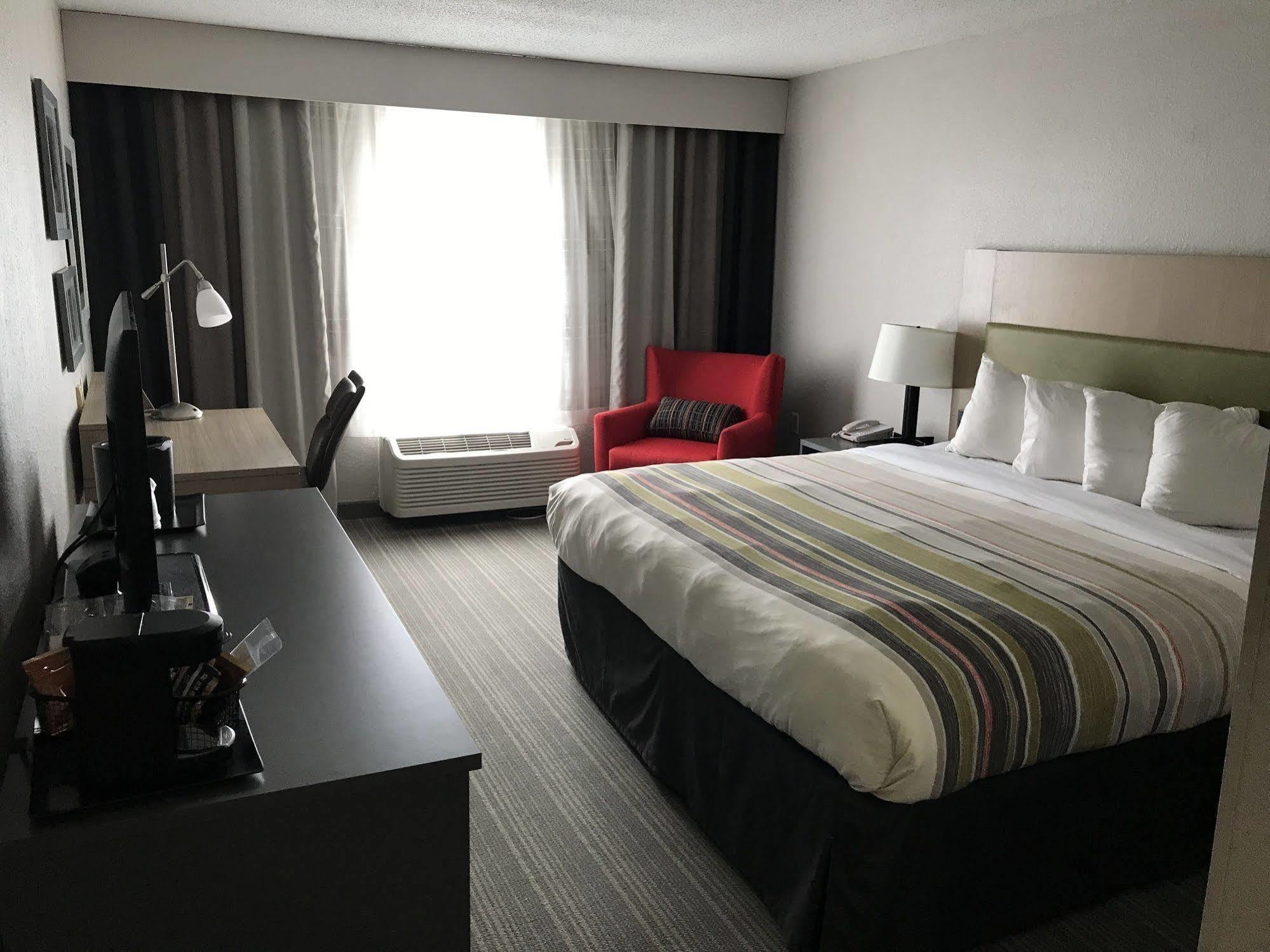 Country & By Radisson, South, In 3*