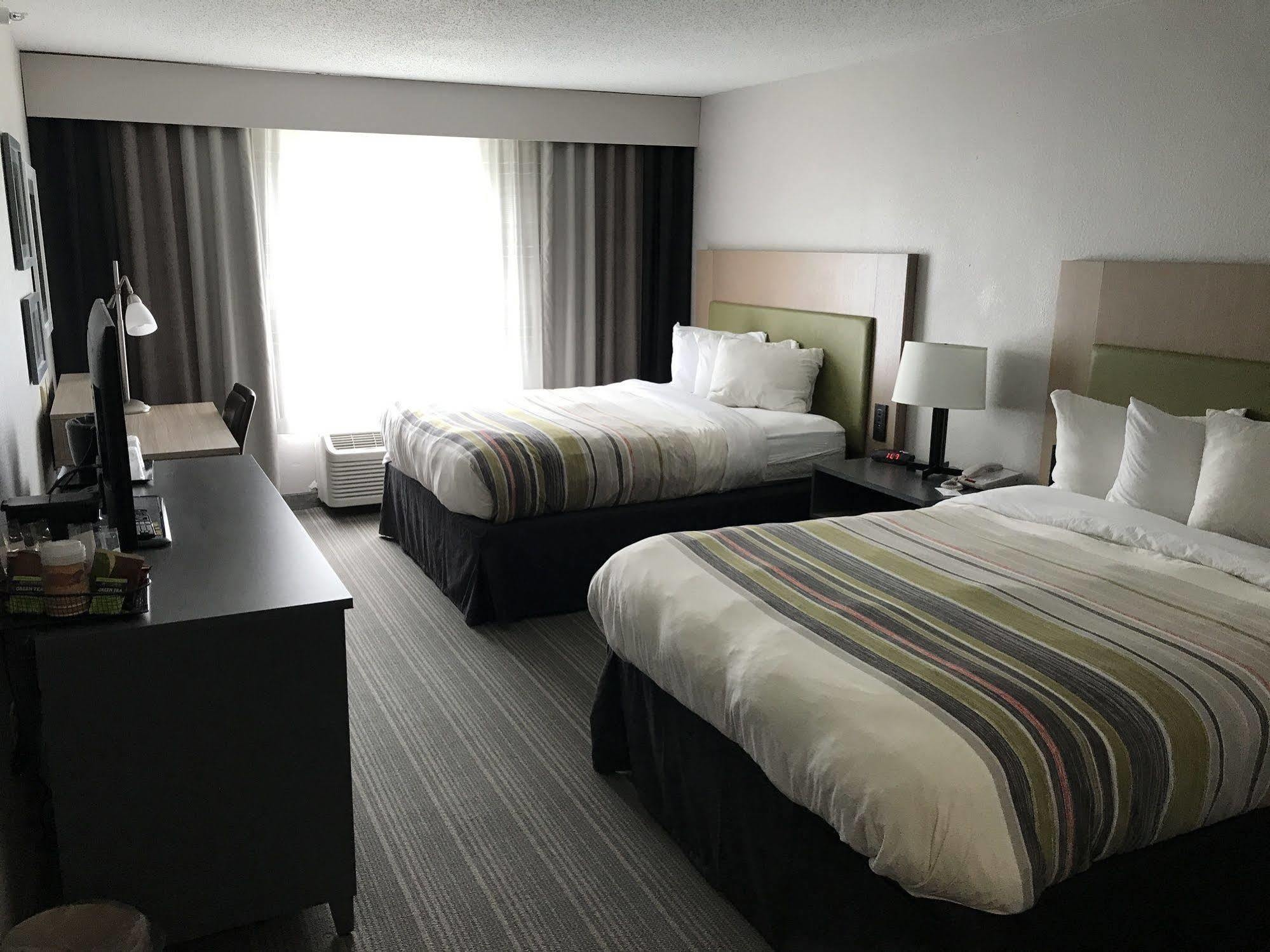 Hotel Country & By Radisson, South, In Indianapolis